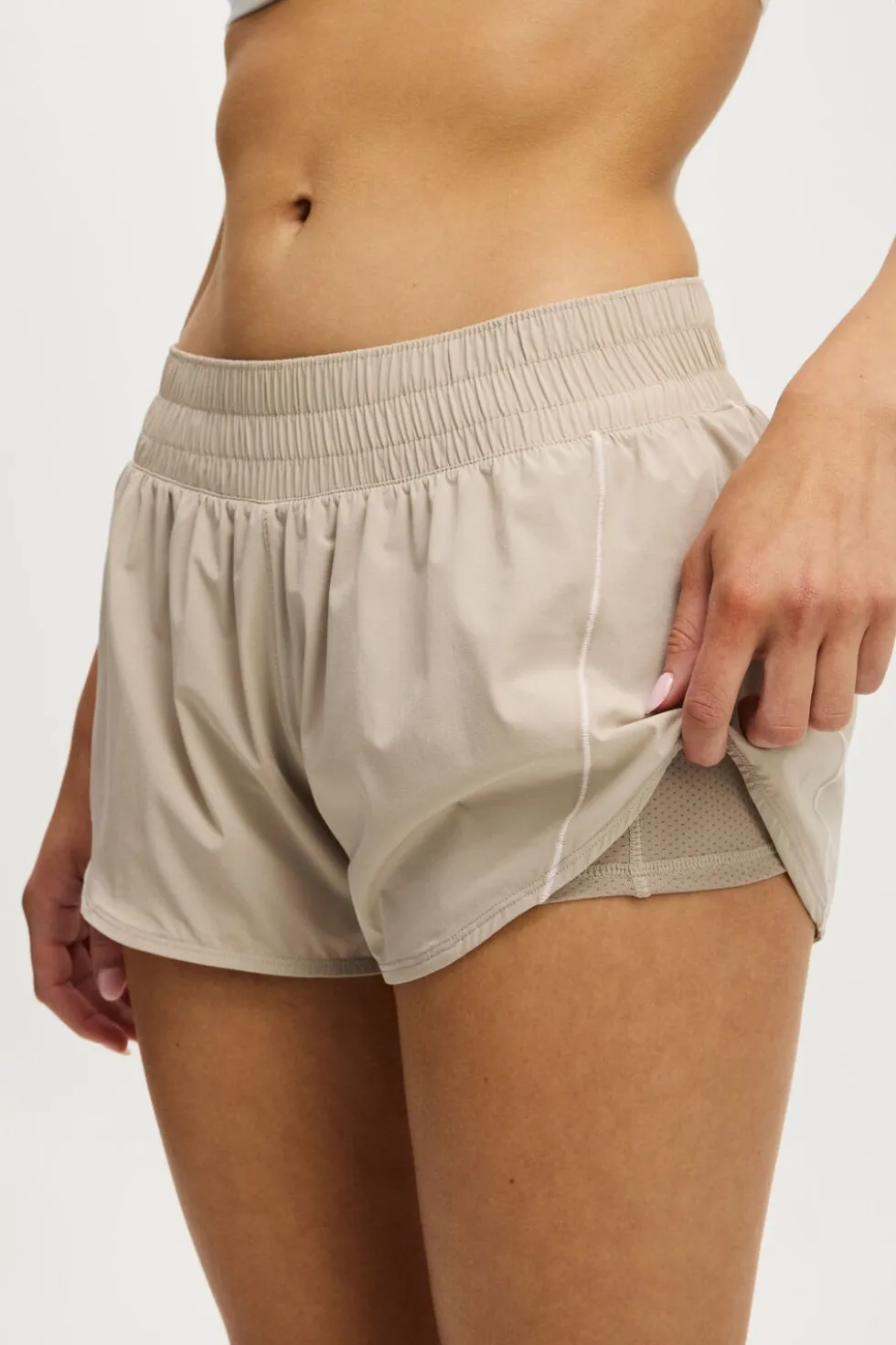 Active Curve Hem Short