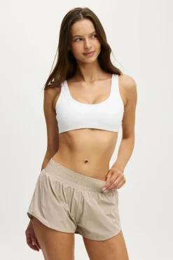 Active Curve Hem Short