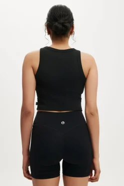 Active Rib Curved Hem Tank