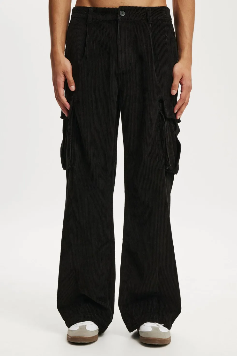 Baggy Pleat Cargo Pant