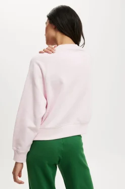 Classic Fleece Graphic Raglan Crew Sweatshirt