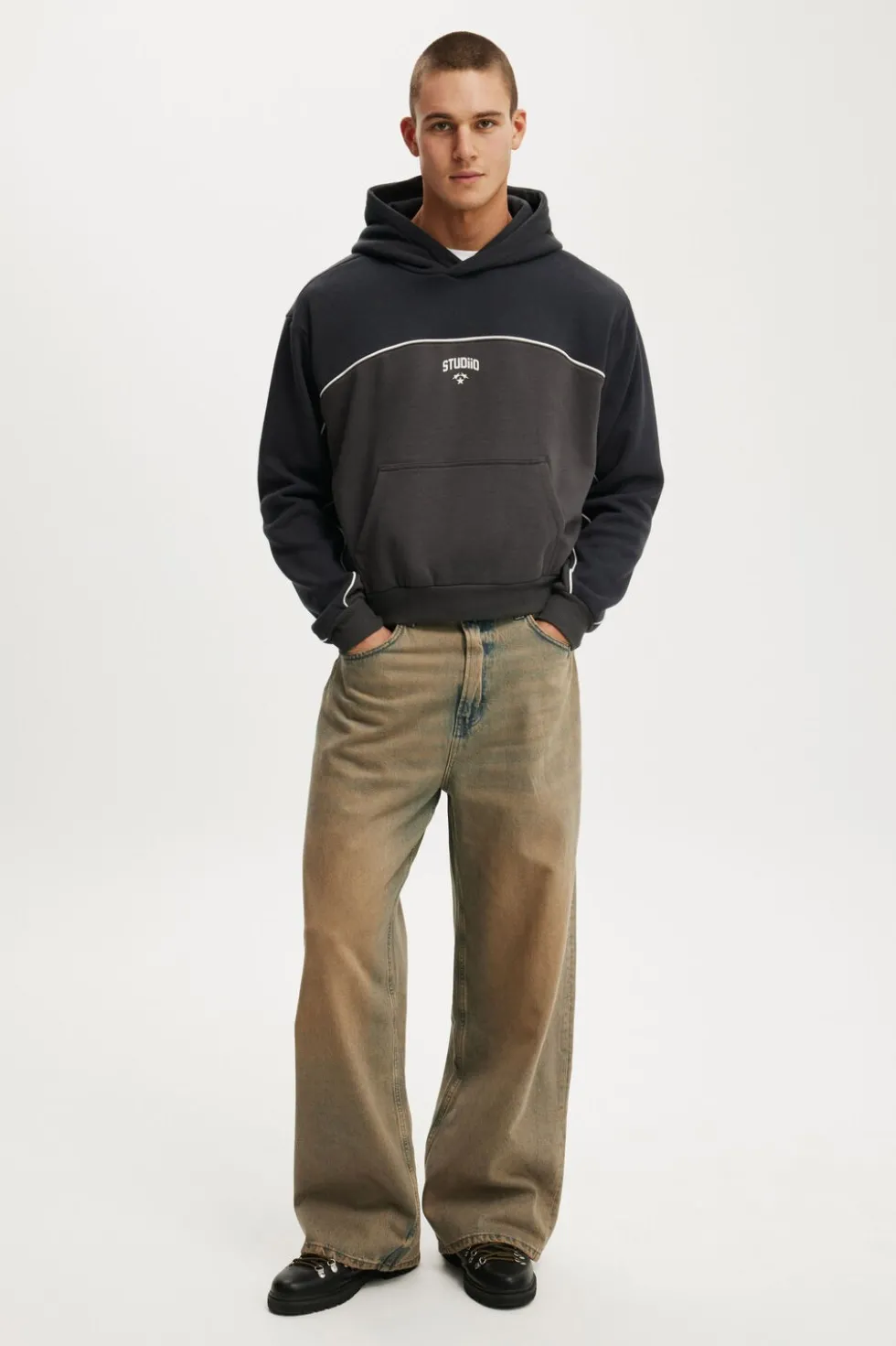 Cropped Fit Graphic Hoodie