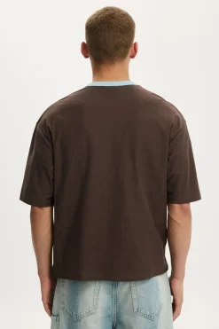 Cropped Fit Graphic T-Shirt