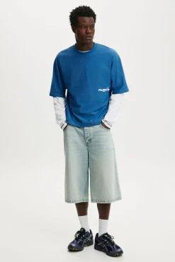 Cropped Fit Graphic T-Shirt