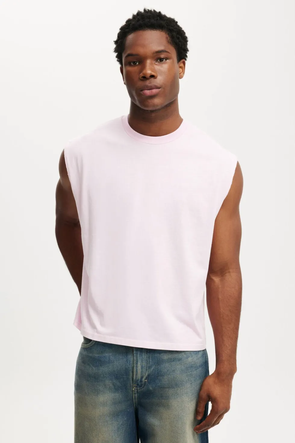 Cropped Fit Muscle
