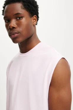 Cropped Fit Muscle