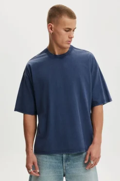 Cropped Fit T-Shirt