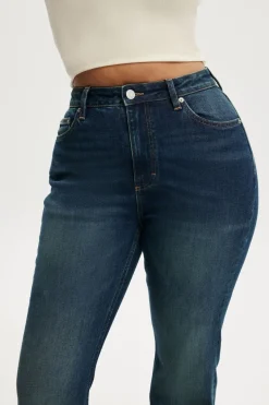 Curvy Flare Jean