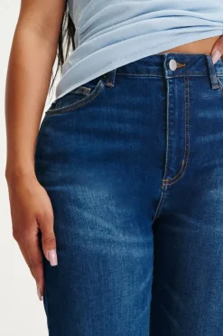Curvy Stretch Straight Jean