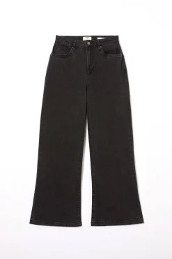 Curvy Stretch Wide Jean