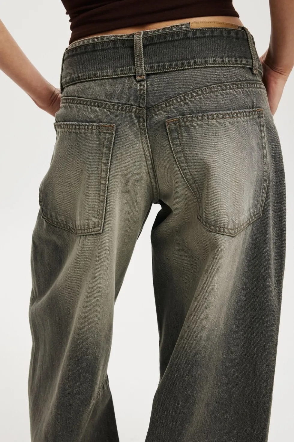 Low Barrel Jean