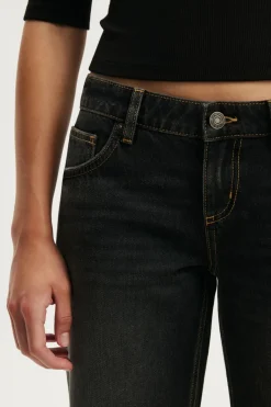 Low Rise Straight Jean