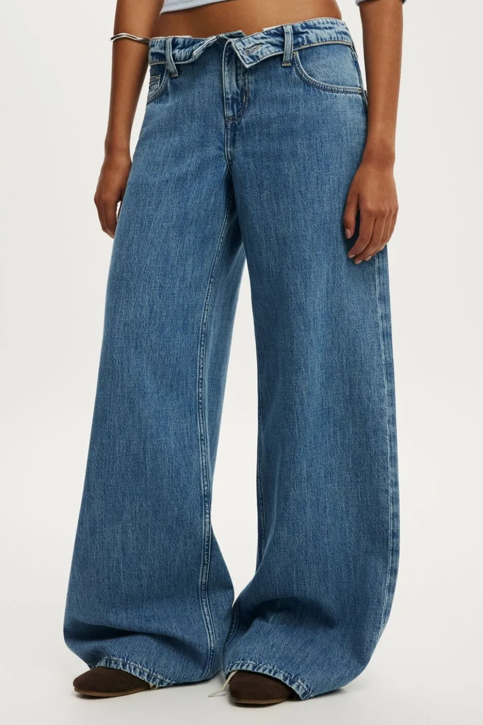 Low Rise Wide Jean