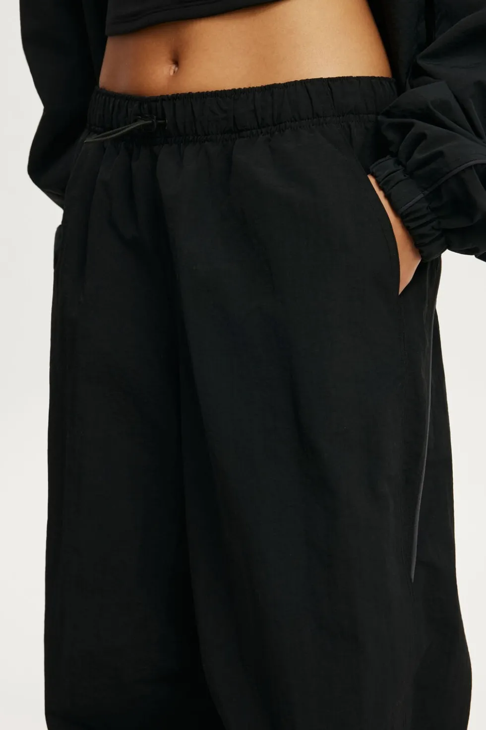Off Side Woven Sweatpant