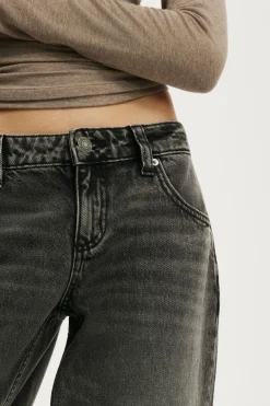 Petite Low Rise Straight Jean