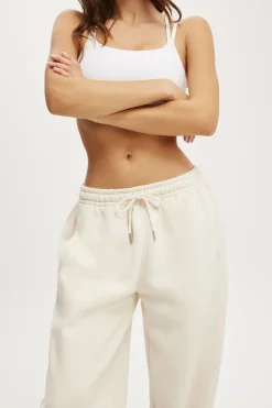 Plush Essential Barrel Sweatpant