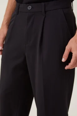 Relaxed Pleated Pant