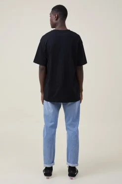 Relaxed Tapered Jean
