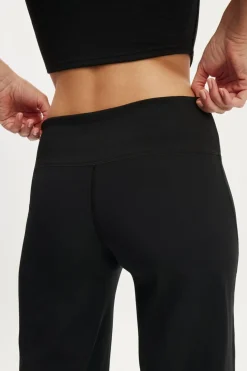 Straight Leg Stretch Woven Pant