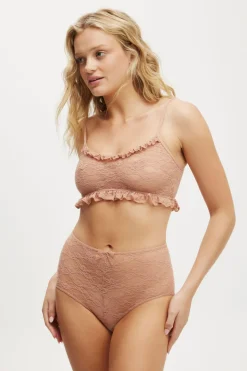 Stretch Lace Scoop Bralette