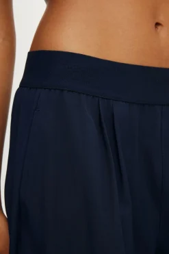 Studio Woven Elastic Pant