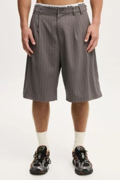 Super Baggy Pleated Short