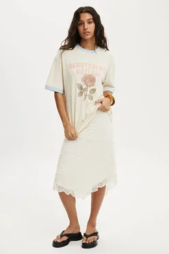 The Boxy Graphic Tee