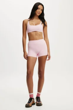 Ultra Luxe Invisible Scrunch V Shortie Short