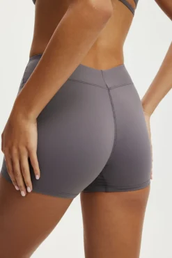 Ultra Luxe Invisible Scrunch V Shortie Short