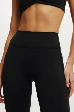 Ultra Luxe Invisible Scrunch Flare