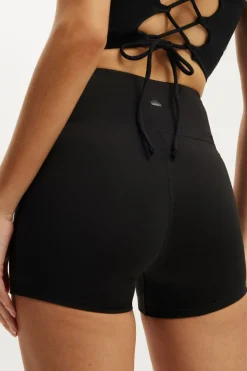 Ultra Move Shortie Short