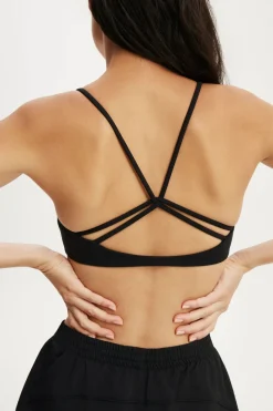 Ultra Soft Scoop V Crop