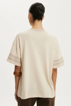 V Neck Vacay Graphic Tee